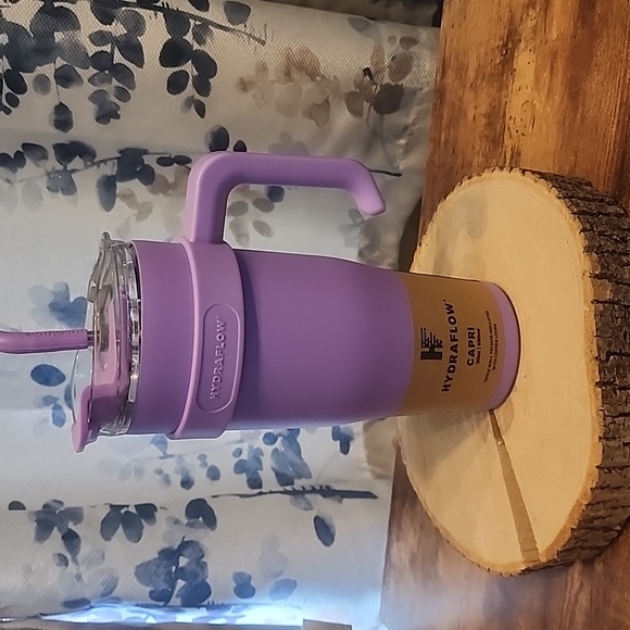 hydraflow Other - Hydraflow Purple 30 Oz Tumbler with Straw